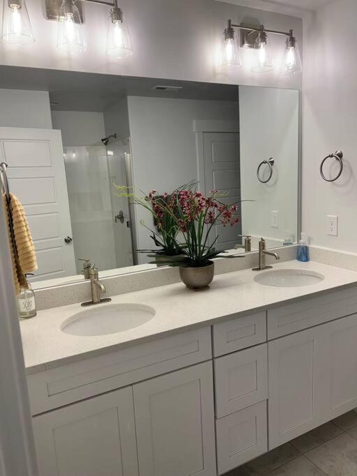 Villa Brand New 3-Beds Stylish Entire House At Lehi Exterior foto