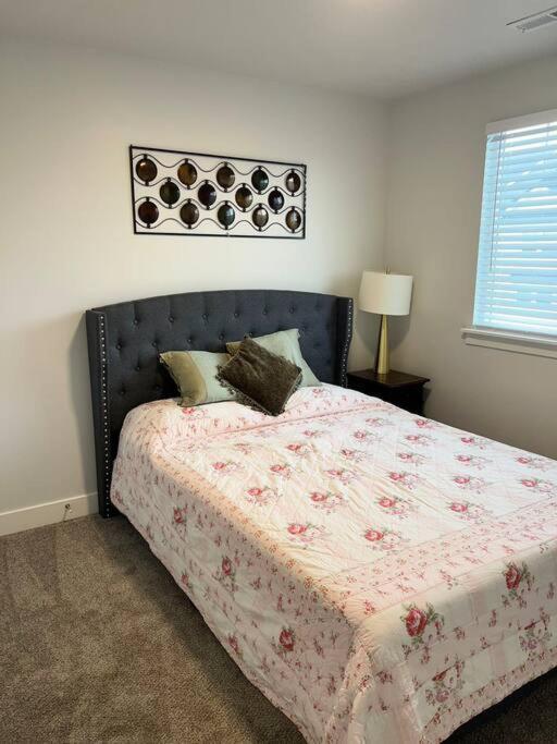 Villa Brand New 3-Beds Stylish Entire House At Lehi Exterior foto