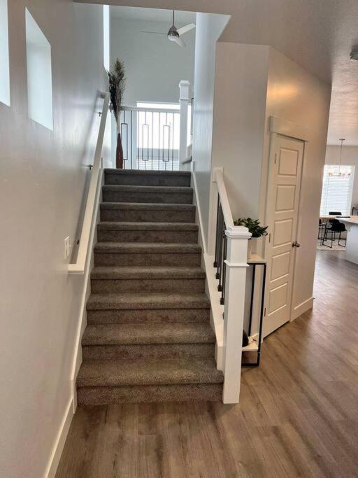 Villa Brand New 3-Beds Stylish Entire House At Lehi Exterior foto