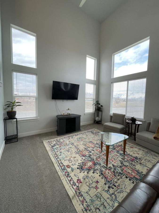 Villa Brand New 3-Beds Stylish Entire House At Lehi Exterior foto