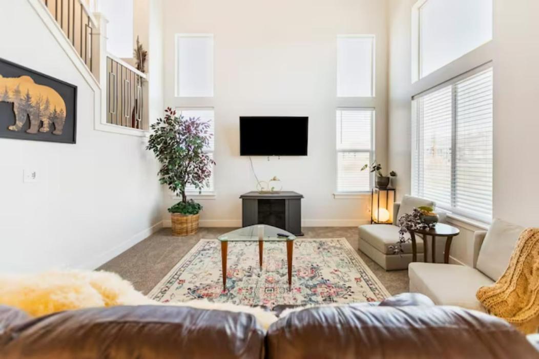 Villa Brand New 3-Beds Stylish Entire House At Lehi Exterior foto